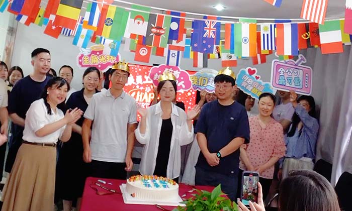 八月員工生日會：凝聚團隊力量，共筑破碎設(shè)備新輝煌